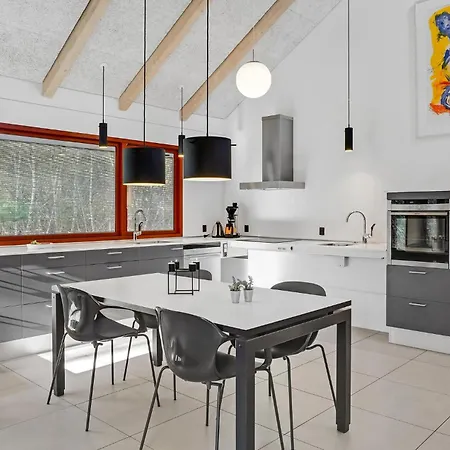 2 Bedroom Gorgeous In