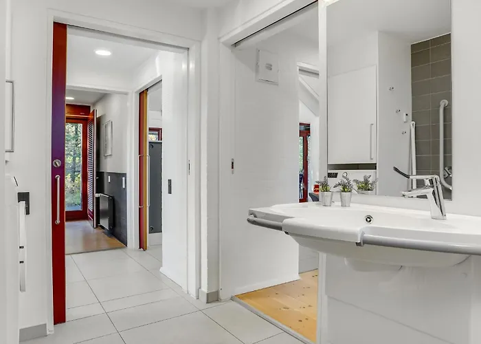 2 Bedroom Gorgeous Home In Grenaa *